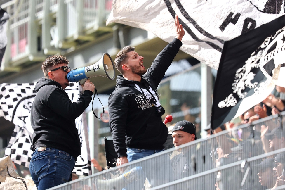 Klagenfurt - Sturm Graz
Oesterreichische Fussball Bundesliga, 25. Runde, Austria Klagenfurt - SK Sturm Graz,  Woerthersee Stadion Klagenfurt, 16.04.2023. 

Foto zeigt Fans von Sturm
Schlüsselwörter: brigata vorsaenger