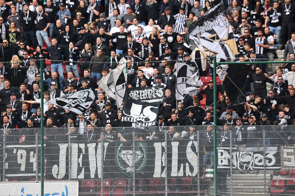 Klagenfurt - Sturm Graz
Oesterreichische Fussball Bundesliga, 25. Runde, Austria Klagenfurt - SK Sturm Graz,  Woerthersee Stadion Klagenfurt, 16.04.2023. 

Foto zeigt Fans von Sturm
Schlüsselwörter: jewels