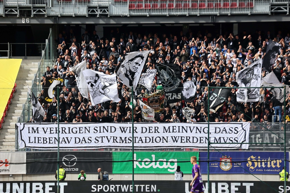 Klagenfurt - Sturm Graz
Oesterreichische Fussball Bundesliga, 25. Runde, Austria Klagenfurt - SK Sturm Graz,  Woerthersee Stadion Klagenfurt, 16.04.2023. 

Foto zeigt Fans von Sturm mit einem Spruchband
Schlüsselwörter: sturmstadion