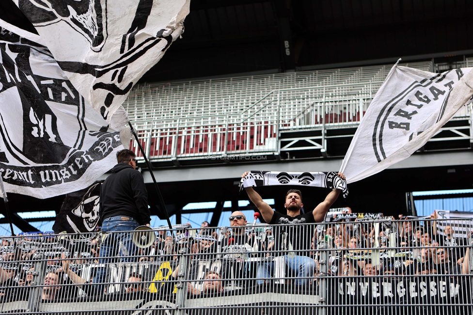 Klagenfurt - Sturm Graz
Oesterreichische Fussball Bundesliga, 25. Runde, Austria Klagenfurt - SK Sturm Graz,  Woerthersee Stadion Klagenfurt, 16.04.2023. 

Foto zeigt Fans von Sturm
Schlüsselwörter: vorsaenger brigata