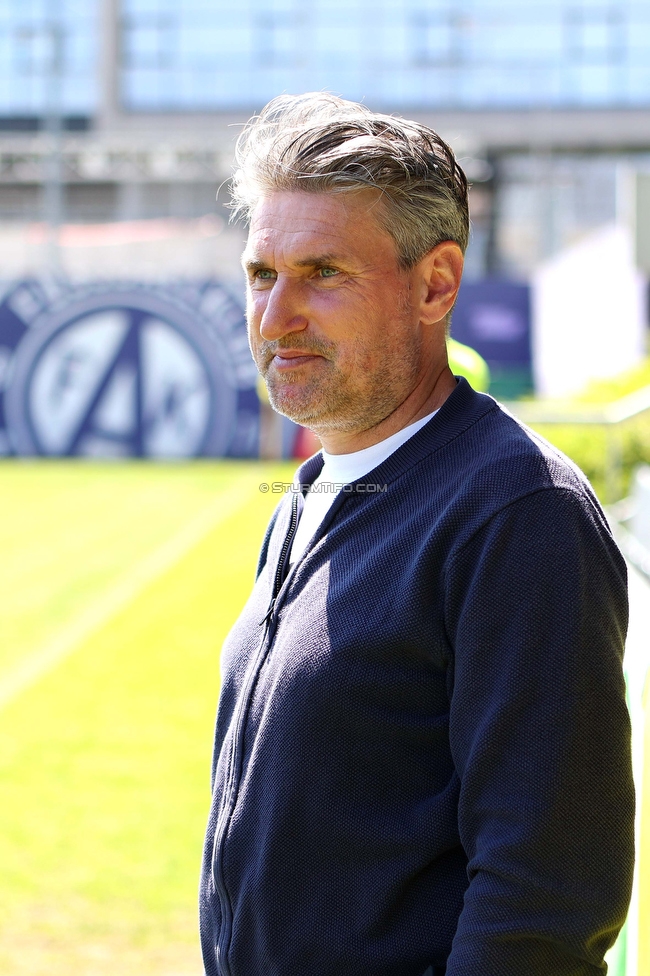 Austria Wien - Sturm
OEFB Frauen Bundesliga, 13. Runde, FK Austria Wien - SK Sturm Graz Damen, GENERALI-Arena Trainingsgelaende Wien, 15.04.2023. 

Foto zeigt Christian Lang (Cheftrainer Sturm Damen)
