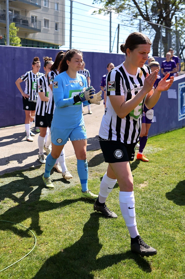 Austria Wien - Sturm
OEFB Frauen Bundesliga, 13. Runde, FK Austria Wien - SK Sturm Graz Damen, GENERALI-Arena Trainingsgelaende Wien, 15.04.2023. 

Foto zeigt die Mannschaft der Sturm Damen
