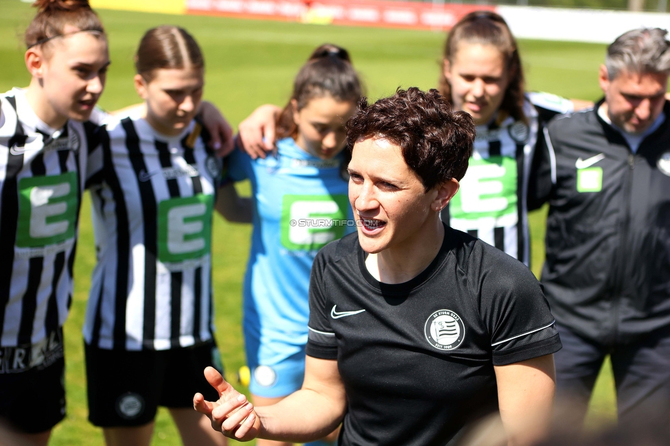 Austria Wien - Sturm
OEFB Frauen Bundesliga, 13. Runde, FK Austria Wien - SK Sturm Graz Damen, GENERALI-Arena Trainingsgelaende Wien, 15.04.2023. 

Foto zeigt Emily Cancienne (Assistenz Trainer Sturm Damen)
