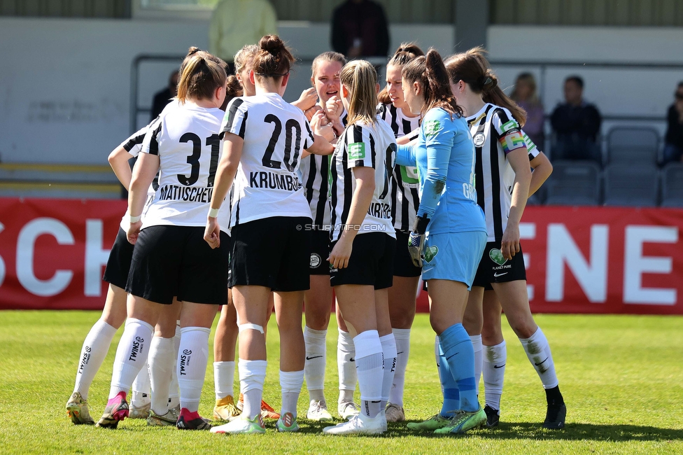 Austria Wien - Sturm
OEFB Frauen Bundesliga, 13. Runde, FK Austria Wien - SK Sturm Graz Damen, GENERALI-Arena Trainingsgelaende Wien, 15.04.2023. 

Foto zeigt die Mannschaft der Sturm Damen
