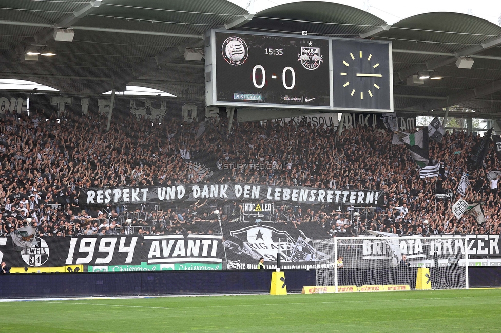 Sturm Graz - Salzburg
Oesterreichische Fussball Bundesliga, 26. Runde, SK Sturm Graz - FC RB Salzburg, Stadion Liebenau Graz, 23.04.2023. 

Foto zeigt Fans von Sturm mit einem Spruchband fuer das Rote Kreuz
