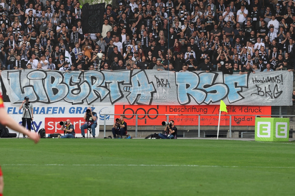 Sturm Graz - Salzburg
Oesterreichische Fussball Bundesliga, 26. Runde, SK Sturm Graz - FC RB Salzburg, Stadion Liebenau Graz, 23.04.2023. 

Foto zeigt Fans von Sturm mit einem Spruchband
Schlüsselwörter: bkg