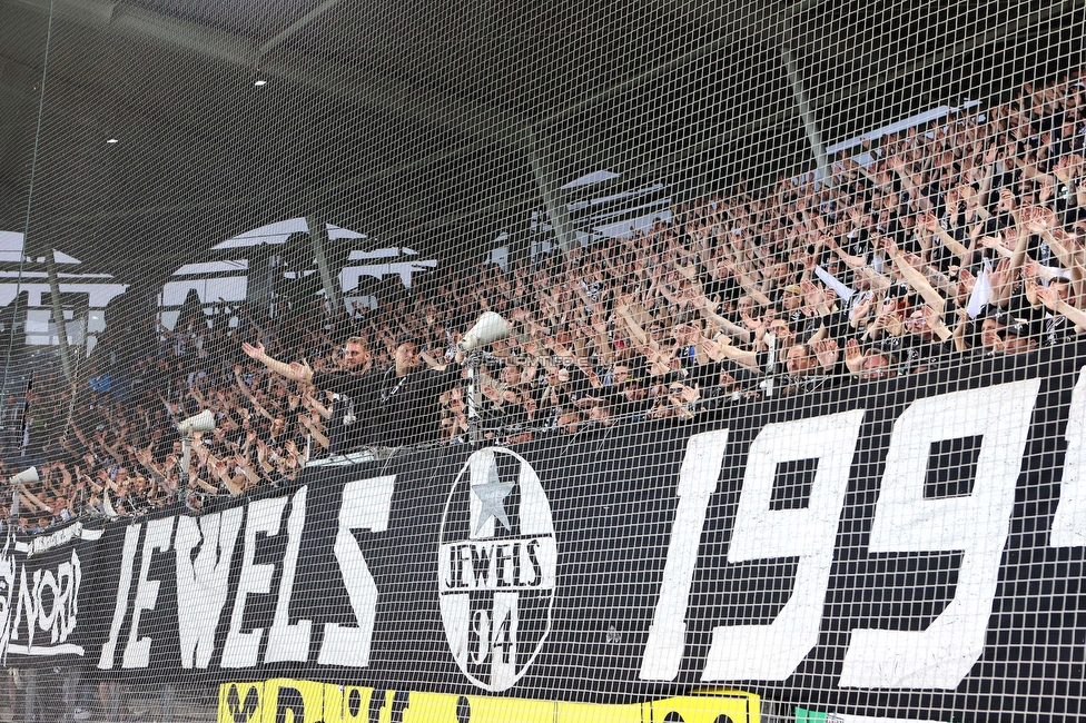 Sturm Graz - Salzburg
Oesterreichische Fussball Bundesliga, 26. Runde, SK Sturm Graz - FC RB Salzburg, Stadion Liebenau Graz, 23.04.2023. 

Foto zeigt Fans von Sturm
Schlüsselwörter: jewels