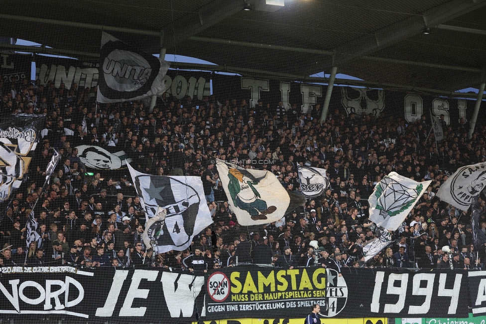 Sturm Graz - Austria Wien
Oesterreichische Fussball Bundesliga, 27. Runde, SK Sturm Graz - FK Austria Wien, Stadion Liebenau Graz, 26.04.2023. 

Foto zeigt Fans von Sturm mit einem Spruchband
Schlüsselwörter: samstag