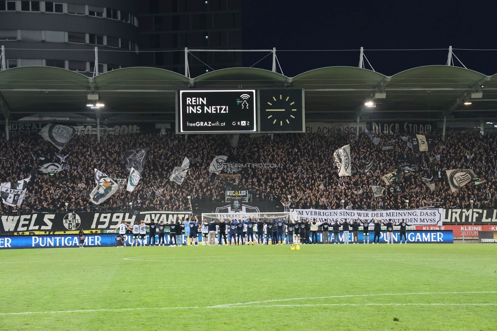 Sturm Graz - Austria Wien
Oesterreichische Fussball Bundesliga, 27. Runde, SK Sturm Graz - FK Austria Wien, Stadion Liebenau Graz, 26.04.2023. 

Foto zeigt Fans von Sturm und die Mannschaft von Sturm
Schlüsselwörter: schals