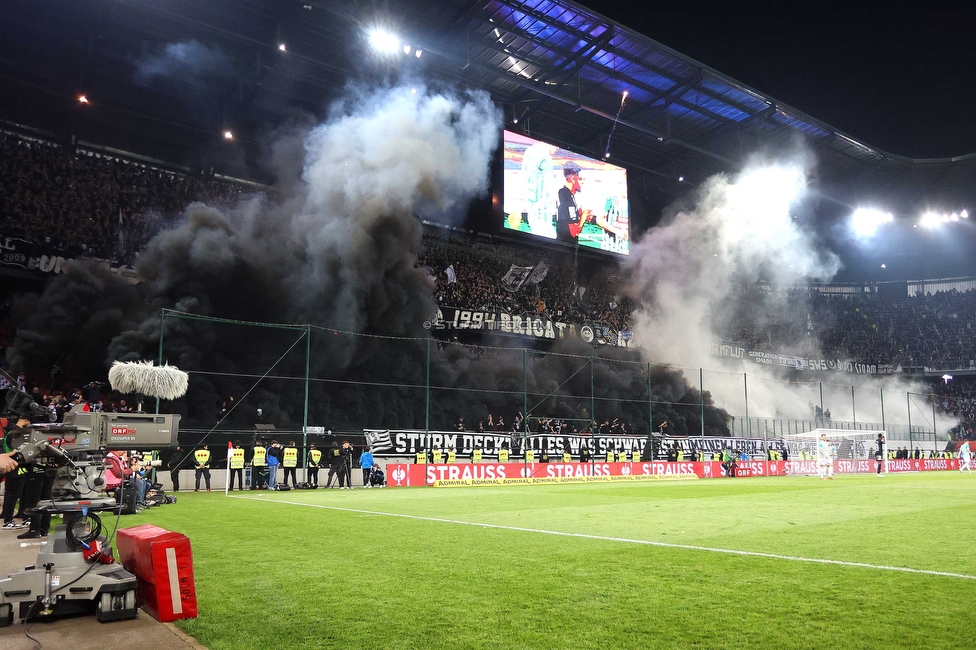 Rapid Wien - Sturm Graz
OEFB Cup, Finale, SK Rapid Wien - SK Sturm Graz, Woerthersee Stadion Klagenfurt, 30.04.2023. 

Foto zeigt Fans von Sturm mit einer Choreografie
Schlüsselwörter: pyrotechnik