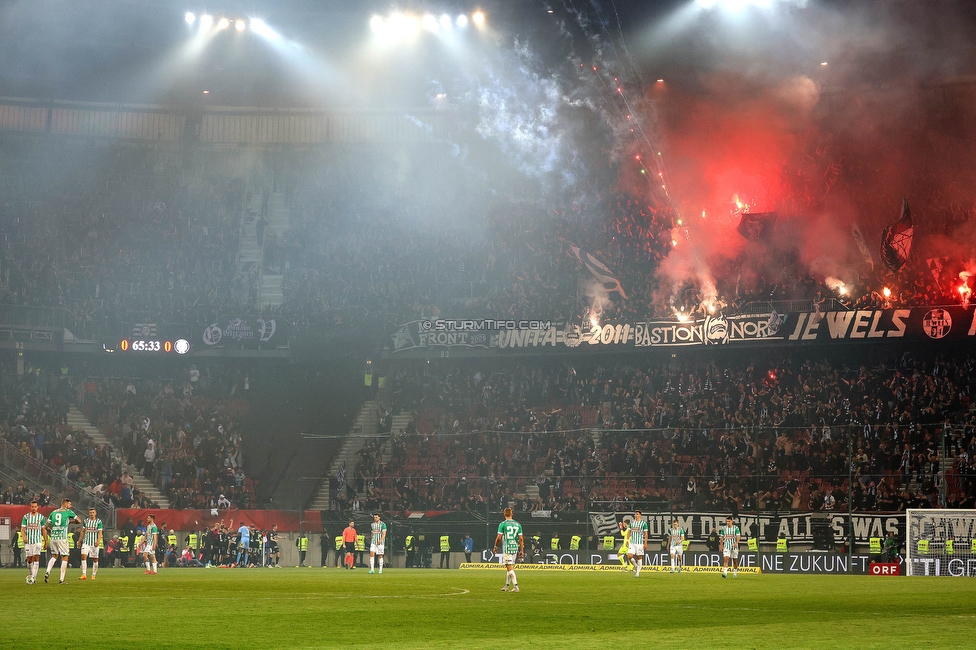 Rapid Wien - Sturm Graz
OEFB Cup, Finale, SK Rapid Wien - SK Sturm Graz, Woerthersee Stadion Klagenfurt, 30.04.2023. 

Foto zeigt Fans von Sturm
Schlüsselwörter: pyrotechnik