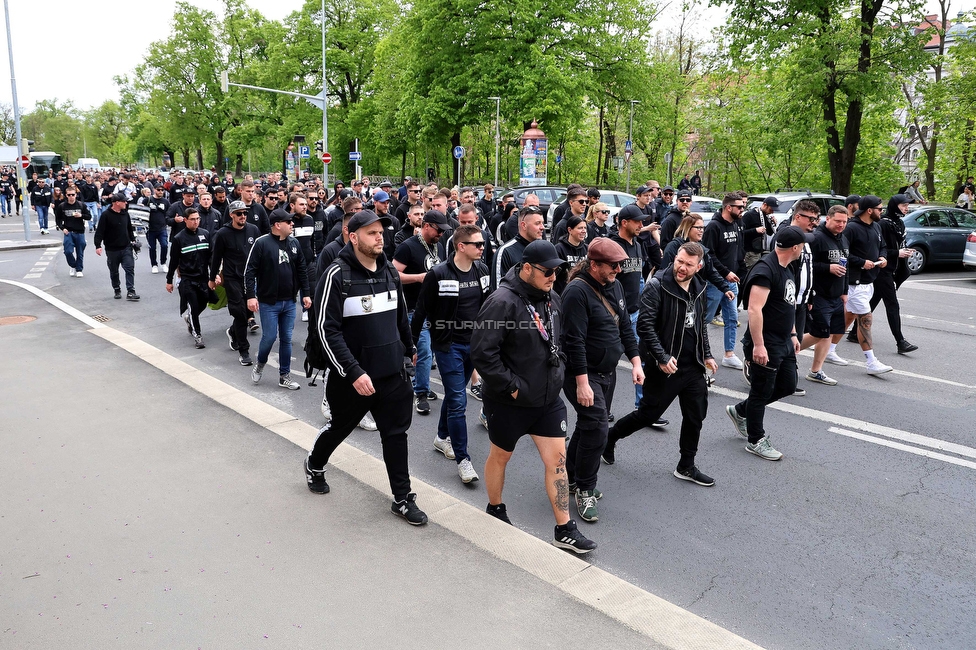 Cupfeier Sturm Graz
OEFB Cup, SK Sturm Graz Cupfeier, Graz, 01.05.2023. 

Foto zeigt Fans von Sturm beim Corteo
