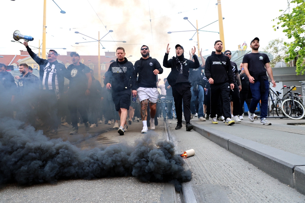 Cupfeier Sturm Graz
OEFB Cup, SK Sturm Graz Cupfeier, Graz, 01.05.2023. 

Foto zeigt Fans von Sturm beim Corteo
