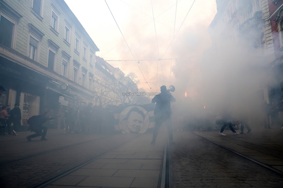 Cupfeier Sturm Graz
OEFB Cup, SK Sturm Graz Cupfeier, Graz, 01.05.2023. 

Foto zeigt Fans von Sturm beim Corteo
