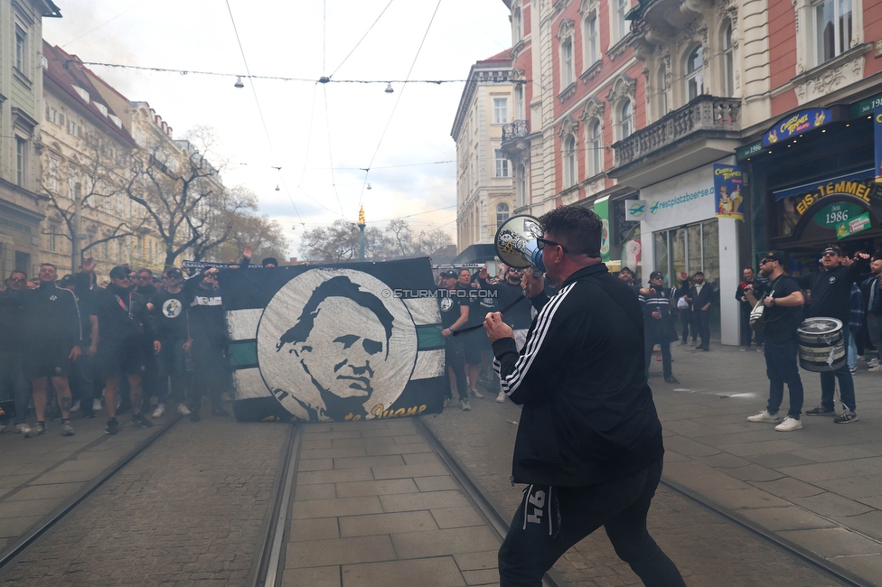 Cupfeier Sturm Graz
OEFB Cup, SK Sturm Graz Cupfeier, Graz, 01.05.2023. 

Foto zeigt Fans von Sturm beim Corteo
