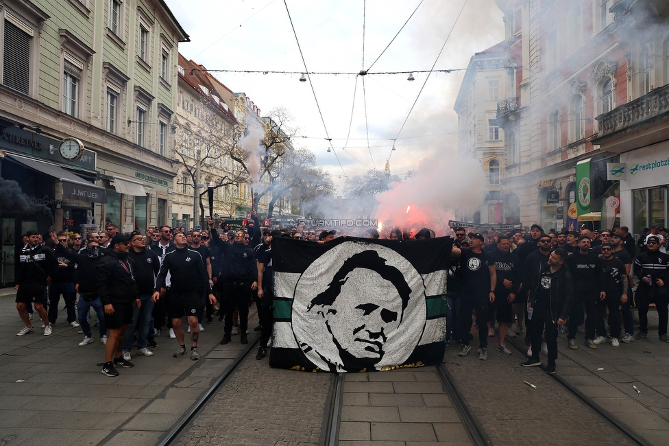 Cupfeier Sturm Graz
OEFB Cup, SK Sturm Graz Cupfeier, Graz, 01.05.2023. 

Foto zeigt Fans von Sturm beim Corteo
