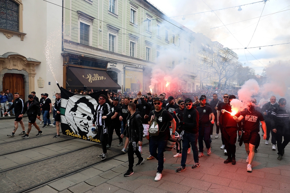 Cupfeier Sturm Graz
OEFB Cup, SK Sturm Graz Cupfeier, Graz, 01.05.2023. 

Foto zeigt Fans von Sturm beim Corteo
