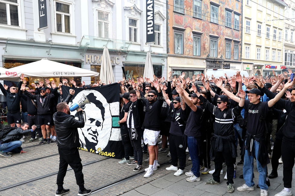 Cupfeier Sturm Graz
OEFB Cup, SK Sturm Graz Cupfeier, Graz, 01.05.2023. 

Foto zeigt Fans von Sturm beim Corteo
