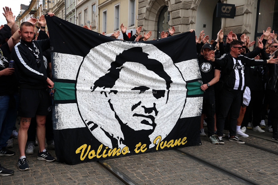 Cupfeier Sturm Graz
OEFB Cup, SK Sturm Graz Cupfeier, Graz, 01.05.2023. 

Foto zeigt Fans von Sturm beim Corteo
