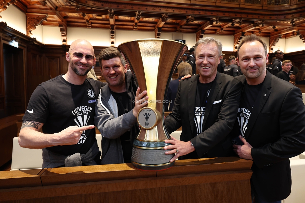 Cupfeier Sturm Graz
OEFB Cup, SK Sturm Graz Cupfeier, Graz, 01.05.2023. 

Foto zeigt Christian Ilzer (Cheftrainer Sturm), Andreas Schicker (sportl. Geschaeftsfuehrer Sturm), Christian Jauk (Praesident Sturm) und Thomas Tebbich (wirtsch. Geschaeftsfuehrer Sturm)
