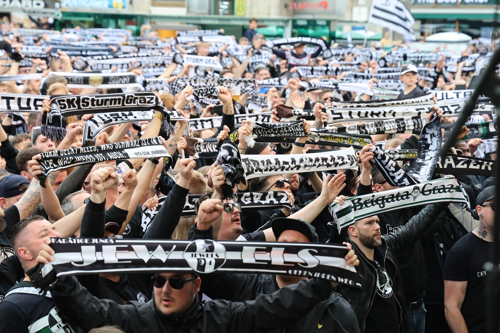 Cupfeier Sturm Graz
OEFB Cup, SK Sturm Graz Cupfeier, Graz, 01.05.2023. 

Foto zeigt Fans von Sturm
