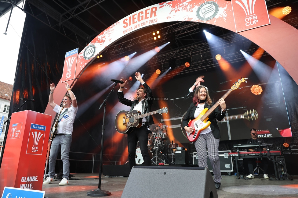 Cupfeier Sturm Graz
OEFB Cup, SK Sturm Graz Cupfeier, Graz, 01.05.2023. 

Foto zeigt die Band Alle Achtung
