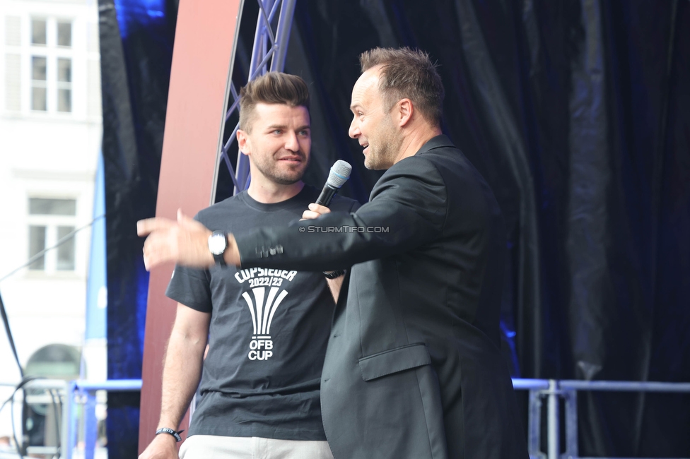 Cupfeier Sturm Graz
OEFB Cup, SK Sturm Graz Cupfeier, Graz, 01.05.2023. 

Foto zeigt Thomas Seidl (Stadionsprecher Sturm) und Thomas Tebbich (wirtsch. Geschaeftsfuehrer Sturm)
