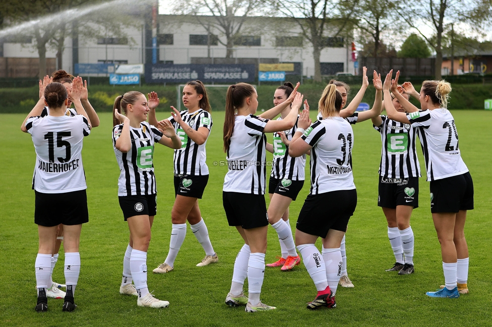 Sturm Damen - Bergheim
OEFB Frauen Bundesliga, 14. Runde, SK Sturm Graz Damen - FC Bergheim, MURAUER Bier Arena - StFV Graz, 06.05.2023. 

Foto zeigt die Mannschaft der Sturm Damen
