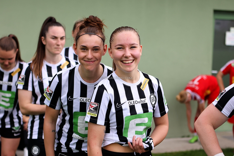 Sturm Damen - Bergheim
OEFB Frauen Bundesliga, 14. Runde, SK Sturm Graz Damen - FC Bergheim, MURAUER Bier Arena - StFV Graz, 06.05.2023. 

Foto zeigt Laura Krumboeck (Sturm Damen) und Anna Maria Wirnsberger (Sturm Damen)
