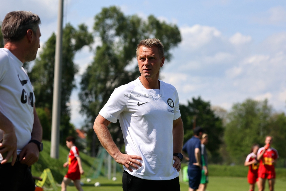 Sturm Damen - Bergheim
OEFB Frauen Bundesliga, 14. Runde, SK Sturm Graz Damen - FC Bergheim, MURAUER Bier Arena - StFV Graz, 06.05.2023. 

Foto zeigt Daniel Gutschi (Torwart Trainer Sturm Damen)
