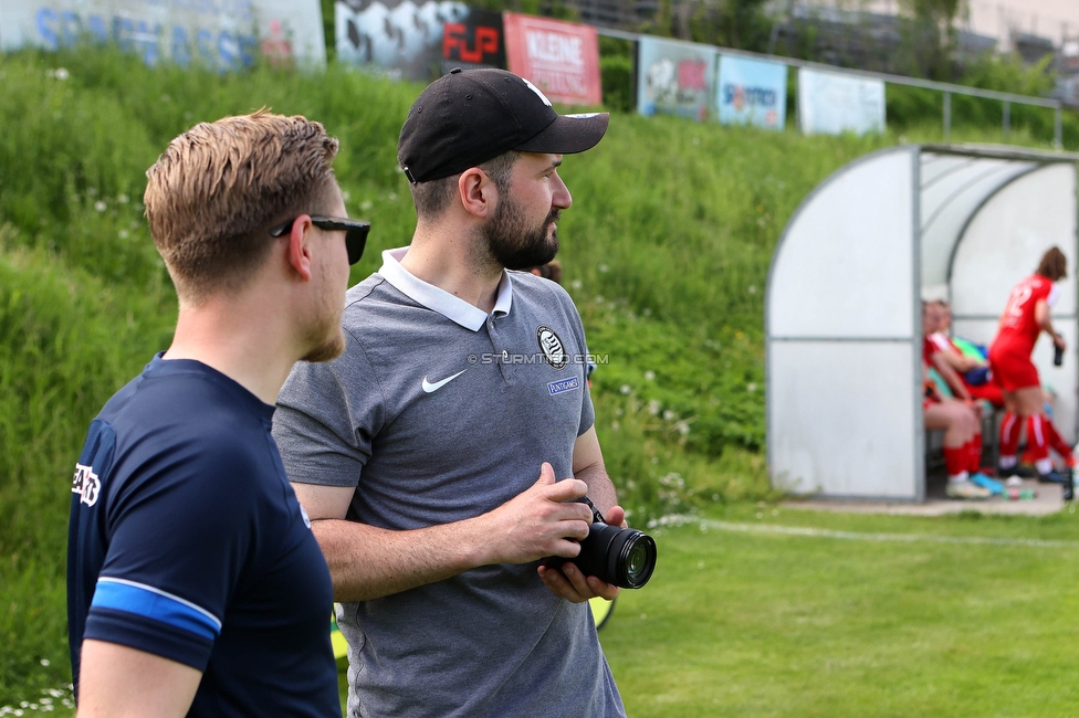 Sturm Damen - Bergheim
OEFB Frauen Bundesliga, 14. Runde, SK Sturm Graz Damen - FC Bergheim, MURAUER Bier Arena - StFV Graz, 06.05.2023. 

Foto zeigt Michael Erlitz (Sportlicher Leiter Sturm Damen) und Thomas Rappold (Sturm Graz Medien)
