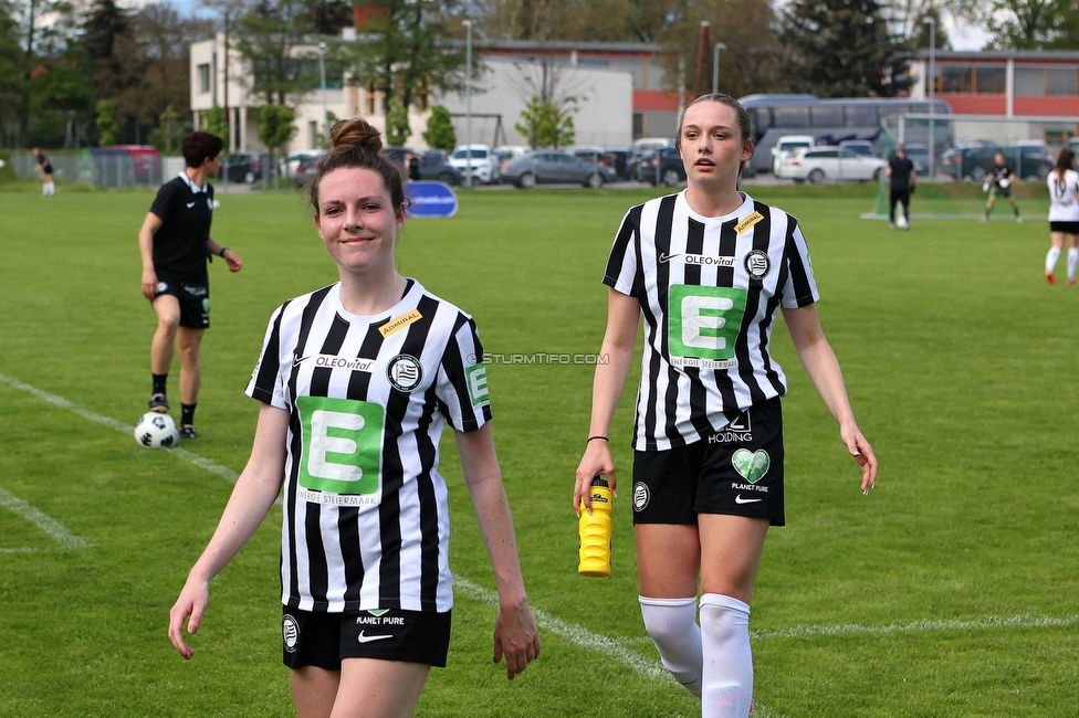 Sturm Damen - Bergheim
OEFB Frauen Bundesliga, 14. Runde, SK Sturm Graz Damen - FC Bergheim, MURAUER Bier Arena - StFV Graz, 06.05.2023. 

Foto zeigt Gina Steiner (Sturm Damen) und Merle Kirschstein (Sturm Damen)
