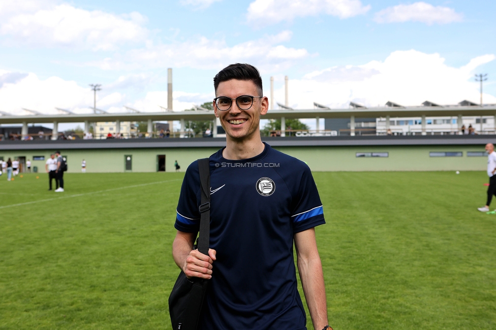 Sturm Damen - Bergheim
OEFB Frauen Bundesliga, 14. Runde, SK Sturm Graz Damen - FC Bergheim, MURAUER Bier Arena - StFV Graz, 06.05.2023. 

Foto zeigt Tode Djakovic (Videoanalyst Sturm Damen)
