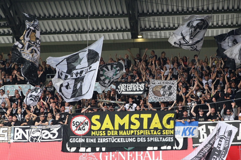 Austria Wien - Sturm Graz
Oesterreichische Fussball Bundesliga, 28. Runde, FK Austria Wien - SK Sturm Graz, Franz Horr Stadion Wien, 07.05.2023. 

Foto zeigt Fans von Sturm mit einem Spruchband
Schlüsselwörter: samstag