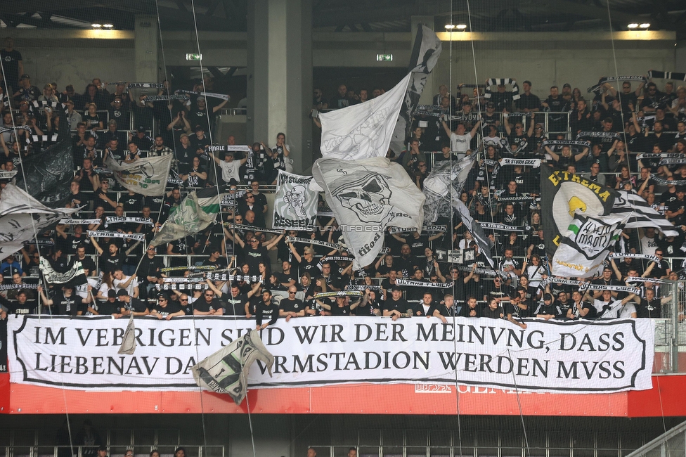 Austria Wien - Sturm Graz
Oesterreichische Fussball Bundesliga, 28. Runde, FK Austria Wien - SK Sturm Graz, Franz Horr Stadion Wien, 07.05.2023. 

Foto zeigt Fans von Sturm mit einem Spruchband
Schlüsselwörter: sturmstadion schals