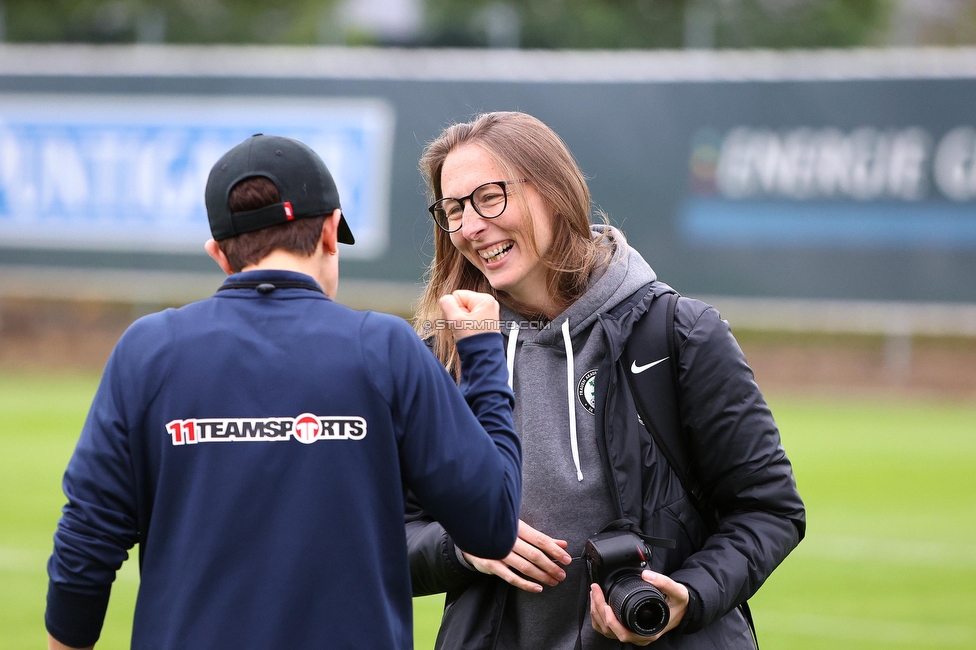 Sturm Damen - St. Poelten
OEFB Frauen Bundesliga, 15. Runde, SK Sturm Graz Damen - SKN St. Poelten, Trainingszentrum Messendorf, 13.05.2023. 

Foto zeigt Nina Huetter (Teammanagerin Aka Sturm Damen)
