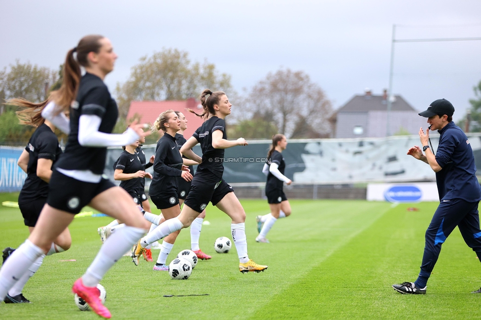 Sturm Damen - St. Poelten
OEFB Frauen Bundesliga, 15. Runde, SK Sturm Graz Damen - SKN St. Poelten, Trainingszentrum Messendorf, 13.05.2023. 

Foto zeigt die Mannschaft der Sturm Damen
