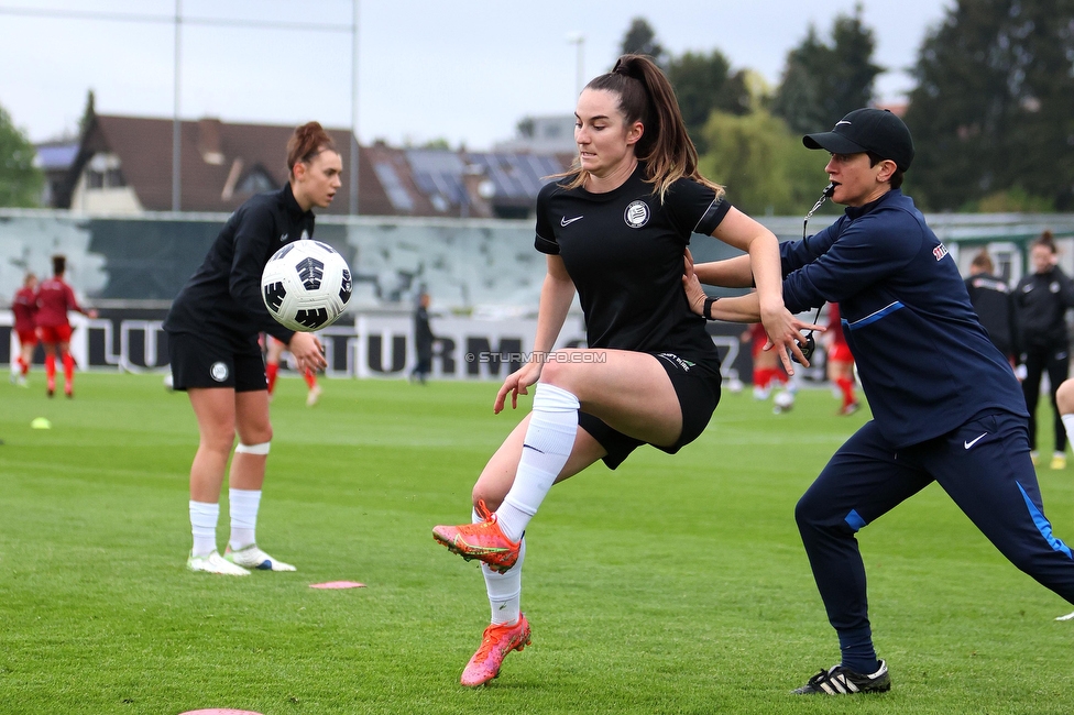 Sturm Damen - St. Poelten
OEFB Frauen Bundesliga, 15. Runde, SK Sturm Graz Damen - SKN St. Poelten, Trainingszentrum Messendorf, 13.05.2023. 

Foto zeigt Linda Mittermair (Sturm Damen) und Emily Cancienne (Assistenz Trainer Sturm Damen)
