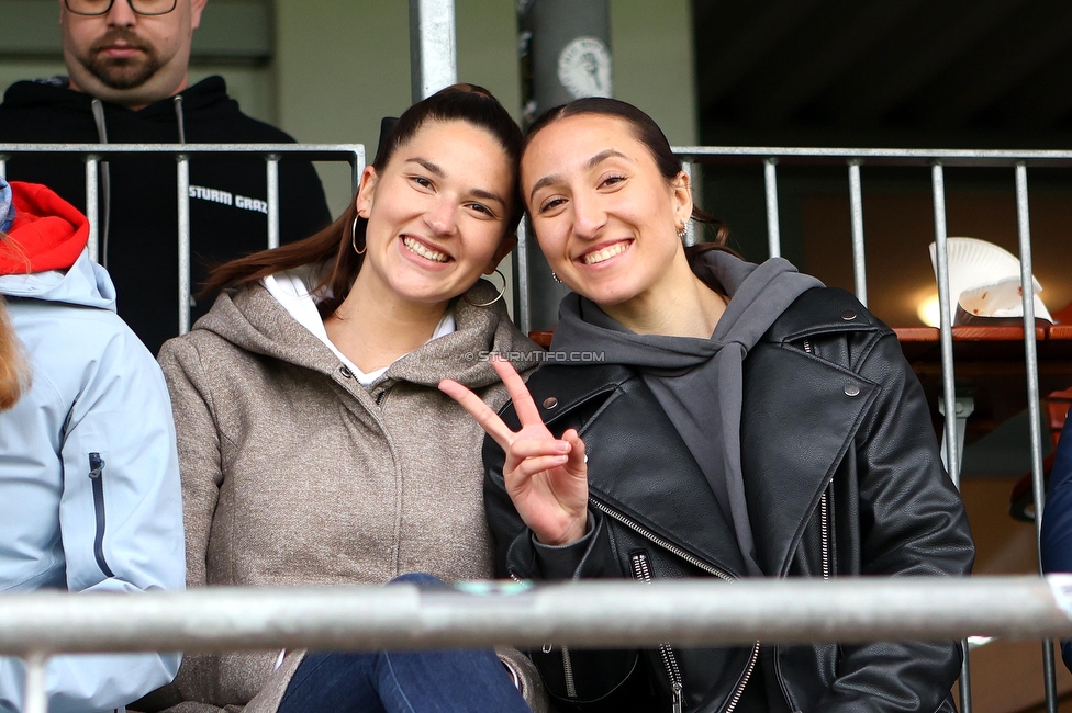 Sturm Damen - St. Poelten
OEFB Frauen Bundesliga, 15. Runde, SK Sturm Graz Damen - SKN St. Poelten, Trainingszentrum Messendorf, 13.05.2023. 

Foto zeigt Andrea Glibo (Sturm Damen) und Anna Malle (Sturm Damen)
