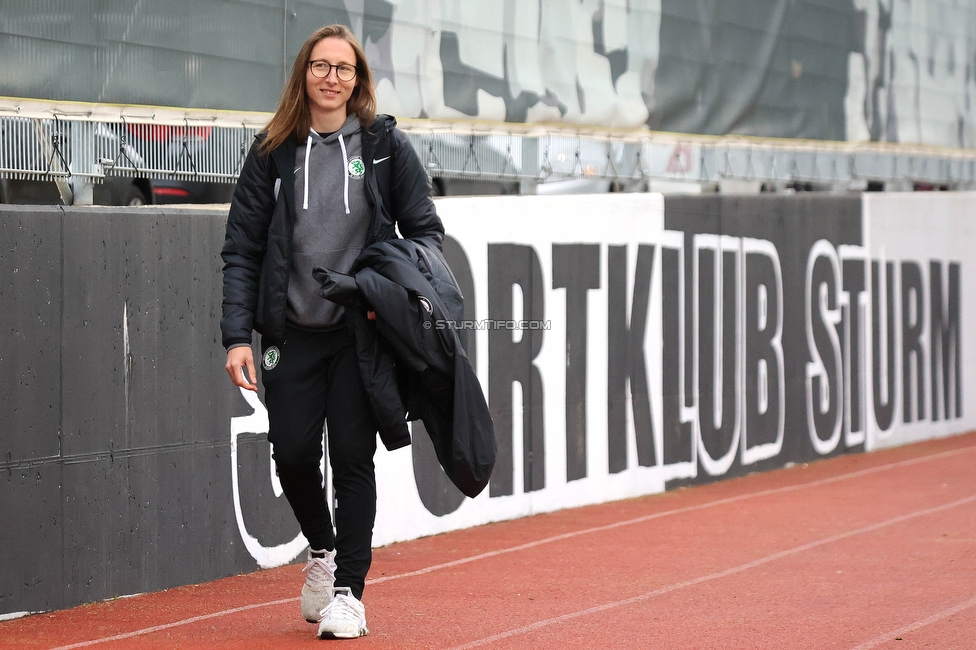 Sturm Damen - St. Poelten
OEFB Frauen Bundesliga, 15. Runde, SK Sturm Graz Damen - SKN St. Poelten, Trainingszentrum Messendorf, 13.05.2023. 

Foto zeigt Nina Huetter (Teammanagerin Aka Sturm Damen)
