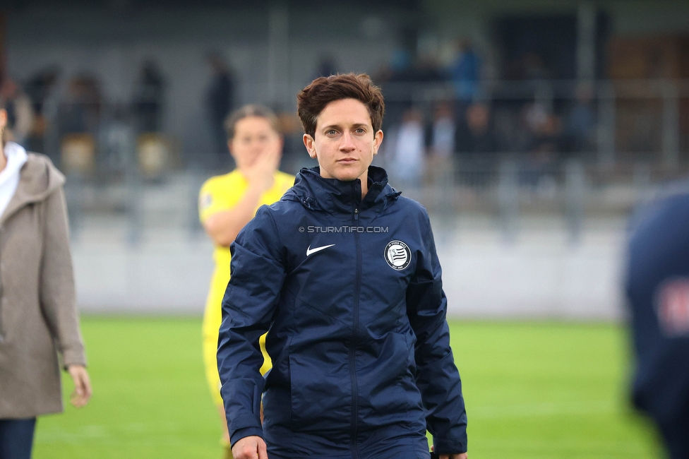 Sturm Damen - St. Poelten
OEFB Frauen Bundesliga, 15. Runde, SK Sturm Graz Damen - SKN St. Poelten, Trainingszentrum Messendorf, 13.05.2023. 

Foto zeigt Emily Cancienne (Assistenz Trainer Sturm Damen)
