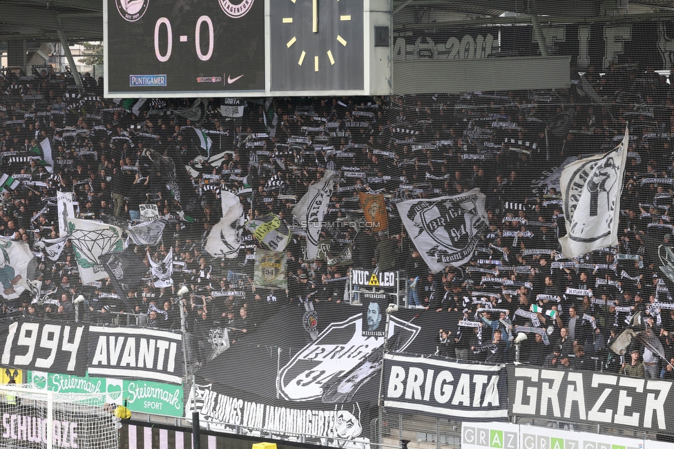 Sturm Graz - Austria Klagenfurt
Oesterreichische Fussball Bundesliga, 29. Runde, SK Sturm Graz - SK Austria Klagenfurt, Stadion Liebenau Graz, 14.05.2023. 

Foto zeigt Fans von Sturm
Schlüsselwörter: schals brigata