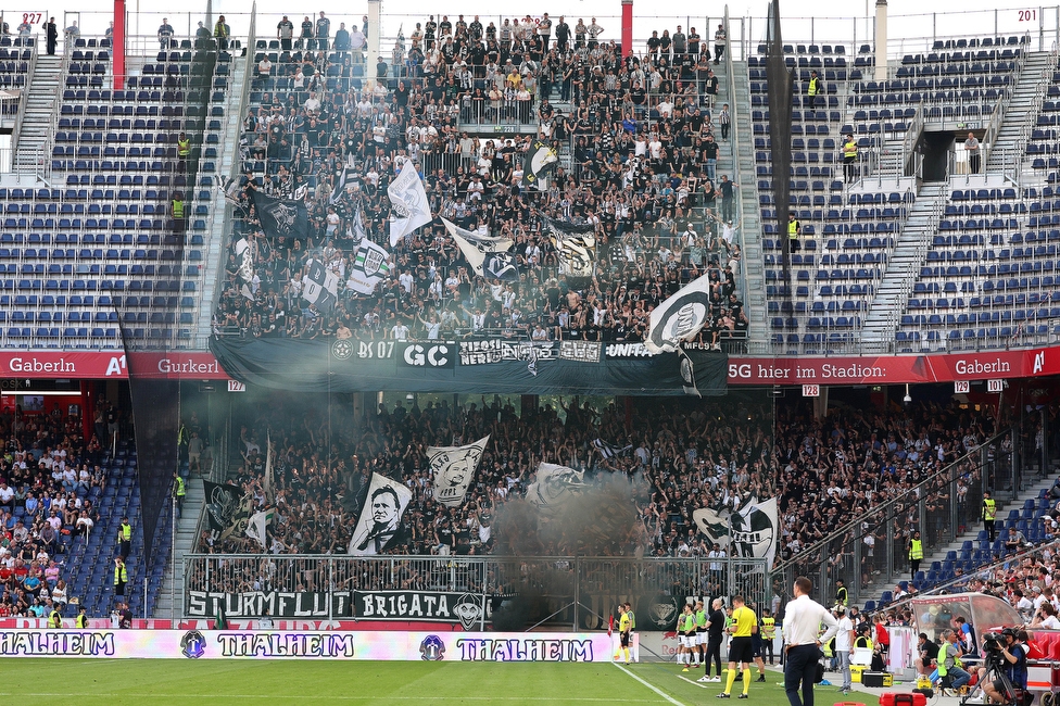 RB Salzburg - Sturm Graz
Oesterreichische Fussball Bundesliga, 30. Runde, FC RB Salzburg - SK Sturm Graz, Stadion Wals-Siezenheim, 21.05.2023. 

Foto zeigt Fans von Sturm
Schlüsselwörter: pyrotechnik