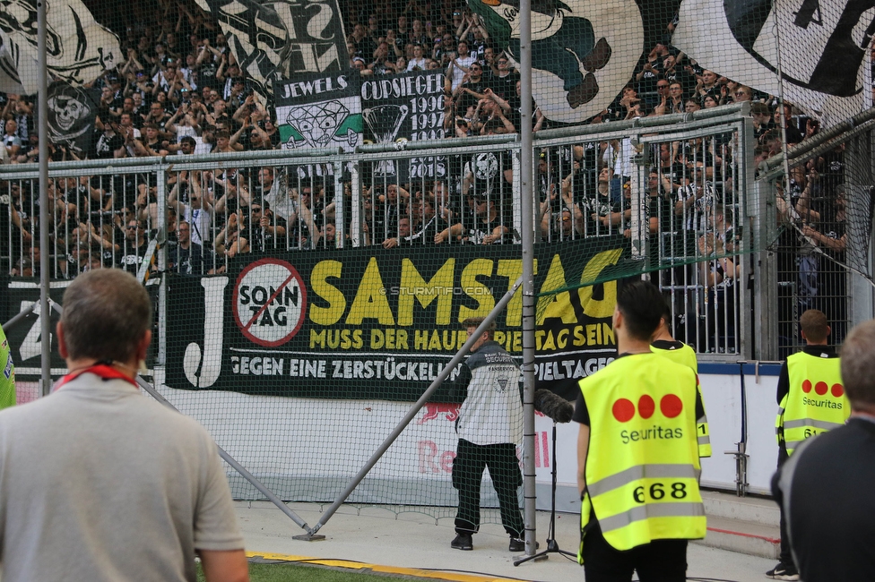 RB Salzburg - Sturm Graz
Oesterreichische Fussball Bundesliga, 30. Runde, FC RB Salzburg - SK Sturm Graz, Stadion Wals-Siezenheim, 21.05.2023. 

Foto zeigt Fans von Sturm mit einem Spruchband
Schlüsselwörter: samstag