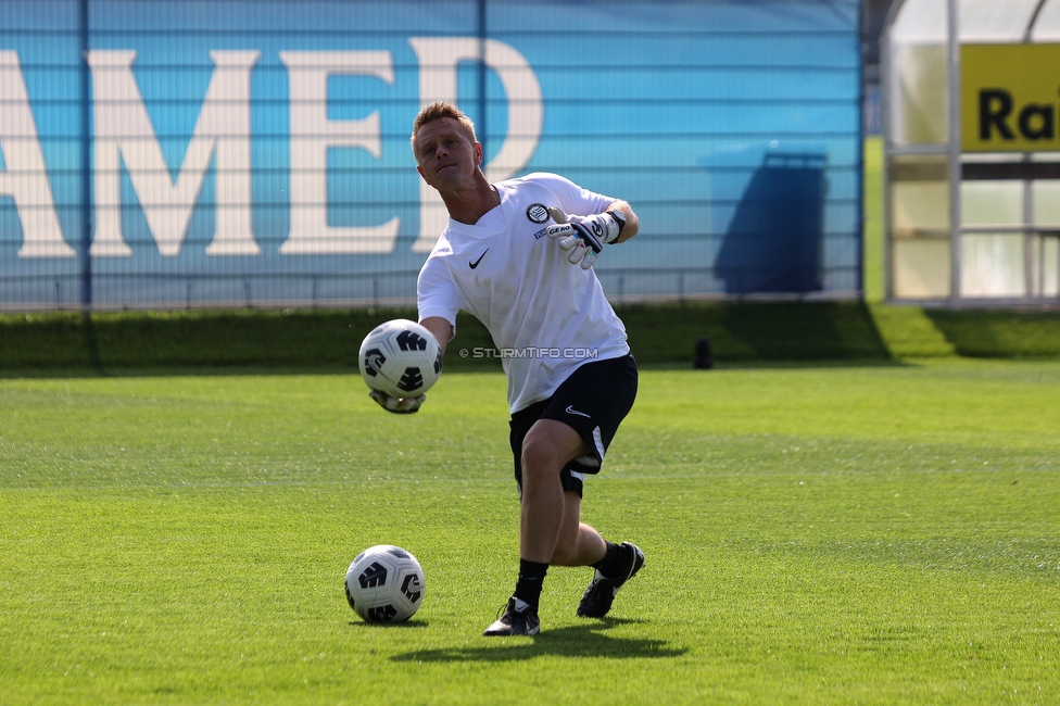 Sturm Damen - Altenmarkt
OEFB Frauen Bundesliga, 17. Runde, SK Sturm Graz Damen - SKV Altenmarkt, Trainingszentrum Messendorf, 27.05.2023. 

Foto zeigt Daniel Gutschi (Torwart Trainer Sturm Damen)
