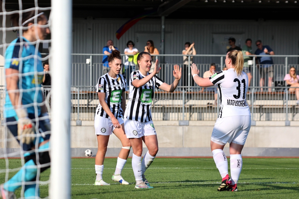 Sturm Damen - Altenmarkt
OEFB Frauen Bundesliga, 17. Runde, SK Sturm Graz Damen - SKV Altenmarkt, Trainingszentrum Messendorf, 27.05.2023. 

Foto zeigt Laura Krumboeck (Sturm Damen), Lilli Purtscheller (Sturm Damen) und Julia Matuschewski (Sturm Damen)
