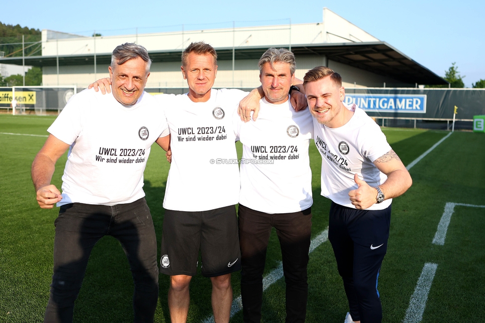 Sturm Damen - Altenmarkt
OEFB Frauen Bundesliga, 17. Runde, SK Sturm Graz Damen - SKV Altenmarkt, Trainingszentrum Messendorf, 27.05.2023. 

Foto zeigt Helmut Degen (Organisatorischer Leiter Sturm Damen), Daniel Gutschi (Torwart Trainer Sturm Damen) , Christian Lang (Cheftrainer Sturm Damen) und Michael Erlitz (Sportlicher Leiter Sturm Damen)
