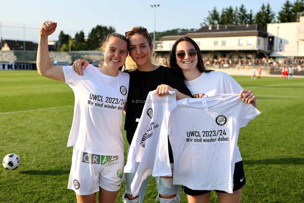 Sturm Damen - Altenmarkt
OEFB Frauen Bundesliga, 17. Runde, SK Sturm Graz Damen - SKV Altenmarkt, Trainingszentrum Messendorf, 27.05.2023. 

Foto zeigt Lilli Purtscheller (Sturm Damen), Modesta Uka (Sturm Damen) und Linda Mittermair (Sturm Damen)
