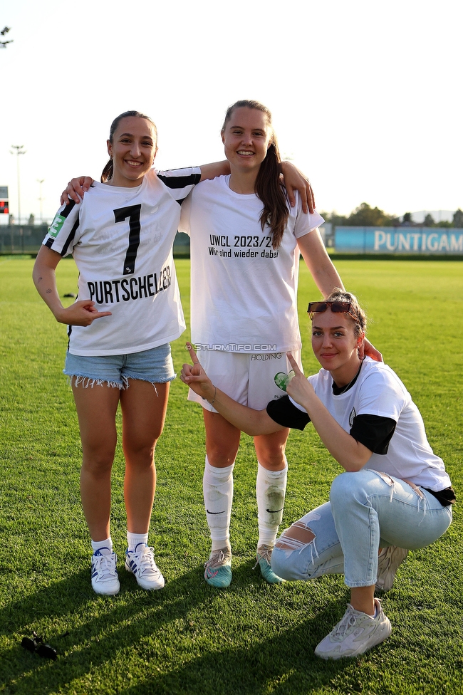 Sturm Damen - Altenmarkt
OEFB Frauen Bundesliga, 17. Runde, SK Sturm Graz Damen - SKV Altenmarkt, Trainingszentrum Messendorf, 27.05.2023. 

Foto zeigt Michela Croatto (Sturm Damen), Lilli Purtscheller (Sturm Damen) und Modesta Uka (Sturm Damen)
