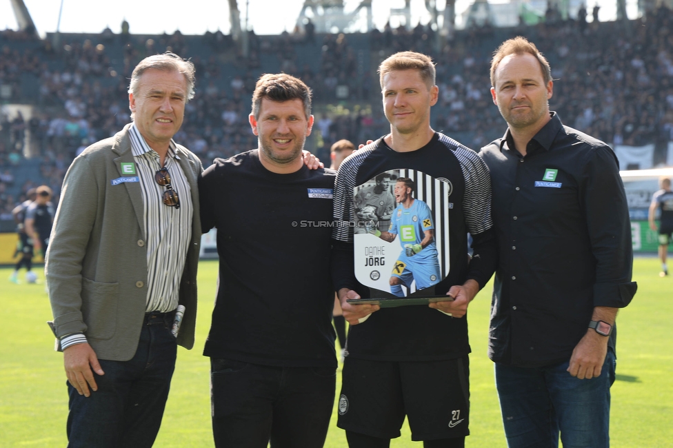 Sturm Graz - LASK
Oesterreichische Fussball Bundesliga, 32. Runde, SK Sturm Graz - LASK, Stadion Liebenau Graz, 03.06.2023. 

Foto zeigt Christian Jauk (Praesident Sturm), Andreas Schicker (sportl. Geschaeftsfuehrer Sturm), Joerg Siebenhandl (Sturm) und Thomas Tebbich (wirtsch. Geschaeftsfuehrer Sturm)
